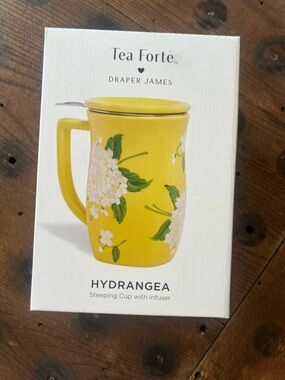Tea Forte Draper James Hydrangea Yellow Steeping Cup with Infuser